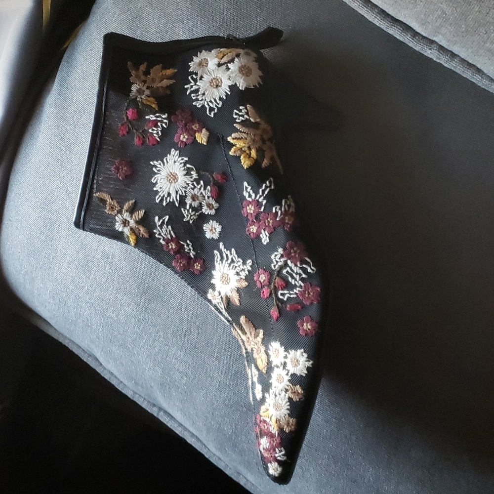 Impo Mesh flower embroidery black ankle booties